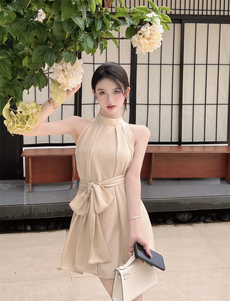 High-End Sleeveless Dress for Women, Summer Off-Shoulder Sexy Socialite Style, Waist-Cinching Tie Short Dress