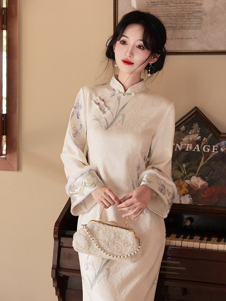 Lavender Floral Qipao for Autumn and Winter, High-End Slim-Fit Modified Elegant New Chinese Style, Suitable for Daily Wear.