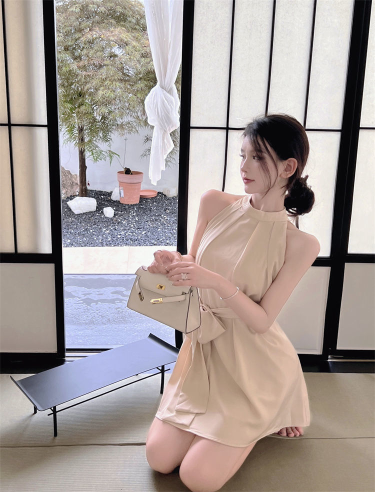 High-End Sleeveless Dress for Women, Summer Off-Shoulder Sexy Socialite Style, Waist-Cinching Tie Short Dress