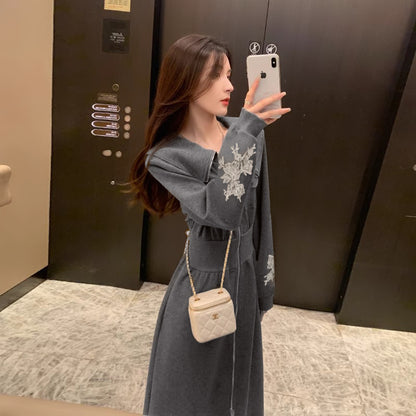Gray Sweatshirt Dress for Women, Spring and Autumn Fashionable and Stylish, Youthful and Elegant Turn-down Collar Casual Dress